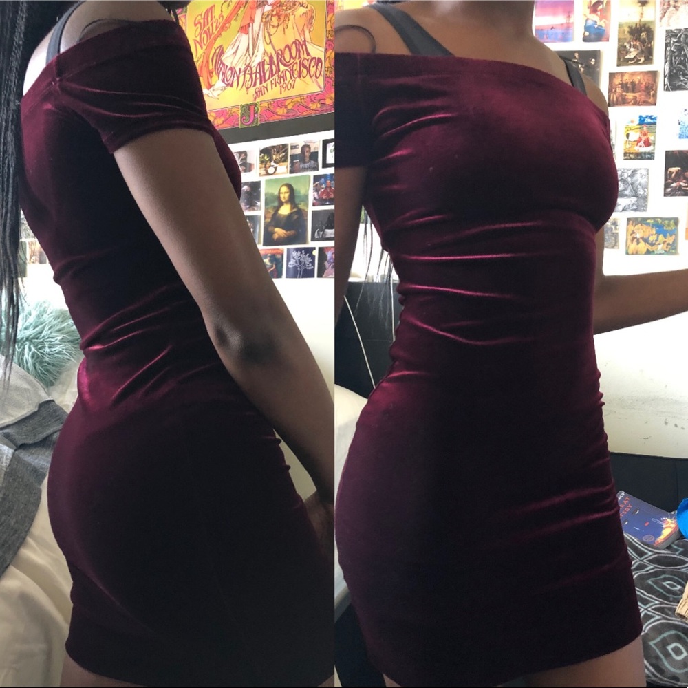 MAROON VELVET BODYCON DRESS